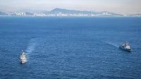 La frégate Prairial et le destroyer sud-coréen ROKS Choi Young
