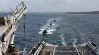 Trois ERTACO du Commando Ponchardier s'approchent du bâtiment de soutien Rhône