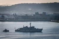 Un chasseur de mines belge arrive à Cherbourg