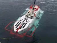 Pour la première fois en France, la DGA réalise un exercice réel de sauvetage de l'équipage d'un sous-marin en détresse en mettant en œuvre le Nato Submarine Rescue System (NSRS) 