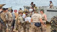 Première phase de déchargement de fret humanitaire à Soalala