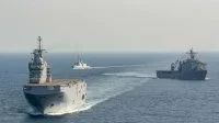 Le porte-hélicoptères Tonnerre, la frégate Guépratte et le bâtiment amphibie américain USS Carter Hall