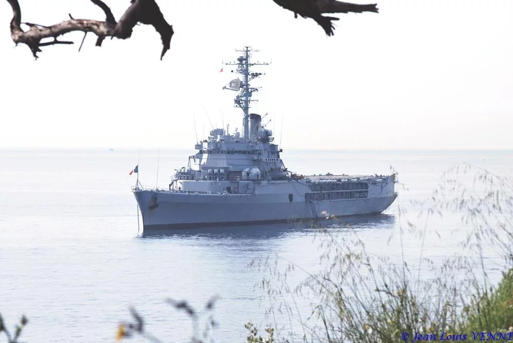 La Jeanne d’Arc au mouillage devant Toulon