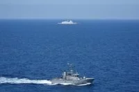 La frégate Auvergne et le patrouilleur libanais Tabarja
