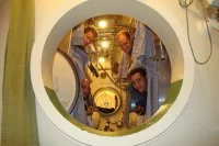 Les 4 plongeurs d'essai dans le caisson