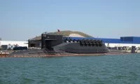 SNLE chinois Type 094 avec les portes des tubes lance-missiles ouvertes