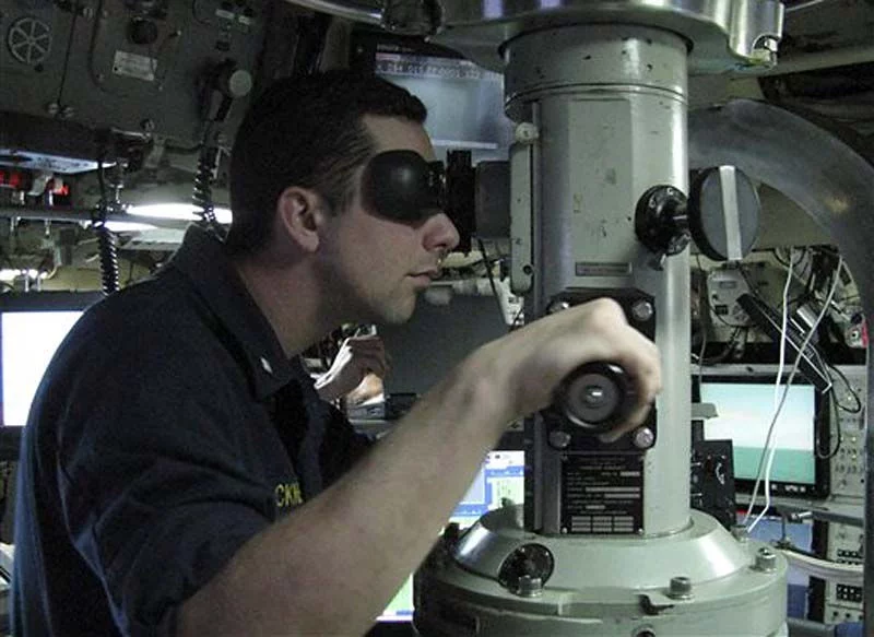 Au périscope