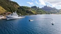 Le bâtiment de soutien et d’assistance outre-mer Bougainville participe à un exercice anti-pollution dans les îles Australes