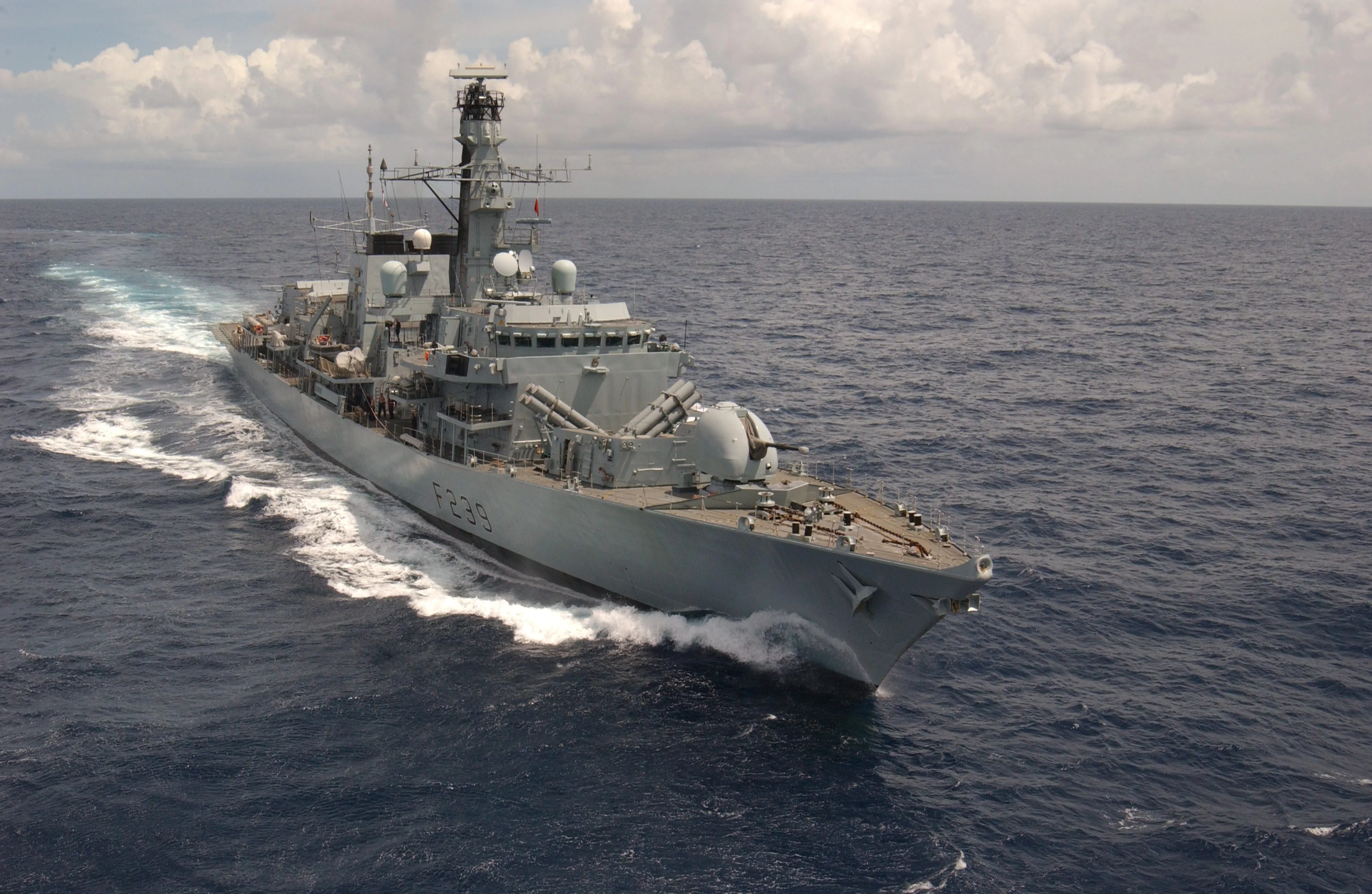 La frégate britannique HMS Richmond