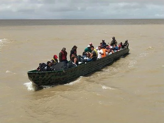 Une pirogue avec des immigrants illégaux