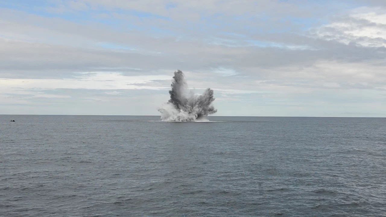 Contre-minage de 6 grenades anti-sous-marines de la 2nde Guerre Mondiale