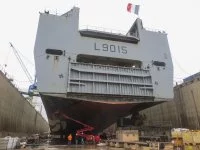 Le BPC Dixmude au bassin