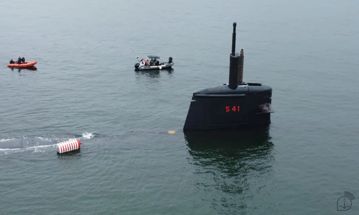 Plongée statique du sous-marin brésilien Humaitá