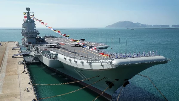 Le porte-avions chinois Shandong