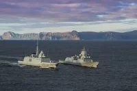 La frégate Aquitaine et la frégate norvégienne HNoMS Thor Heyerdal