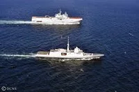 L’Aquitaine et le Dixmude croisent ensemble au large de Belle-Ile-en-Mer