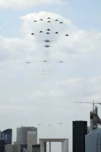 Entraînement des avions de la Marine pour le défilé aérien du 14 juillet