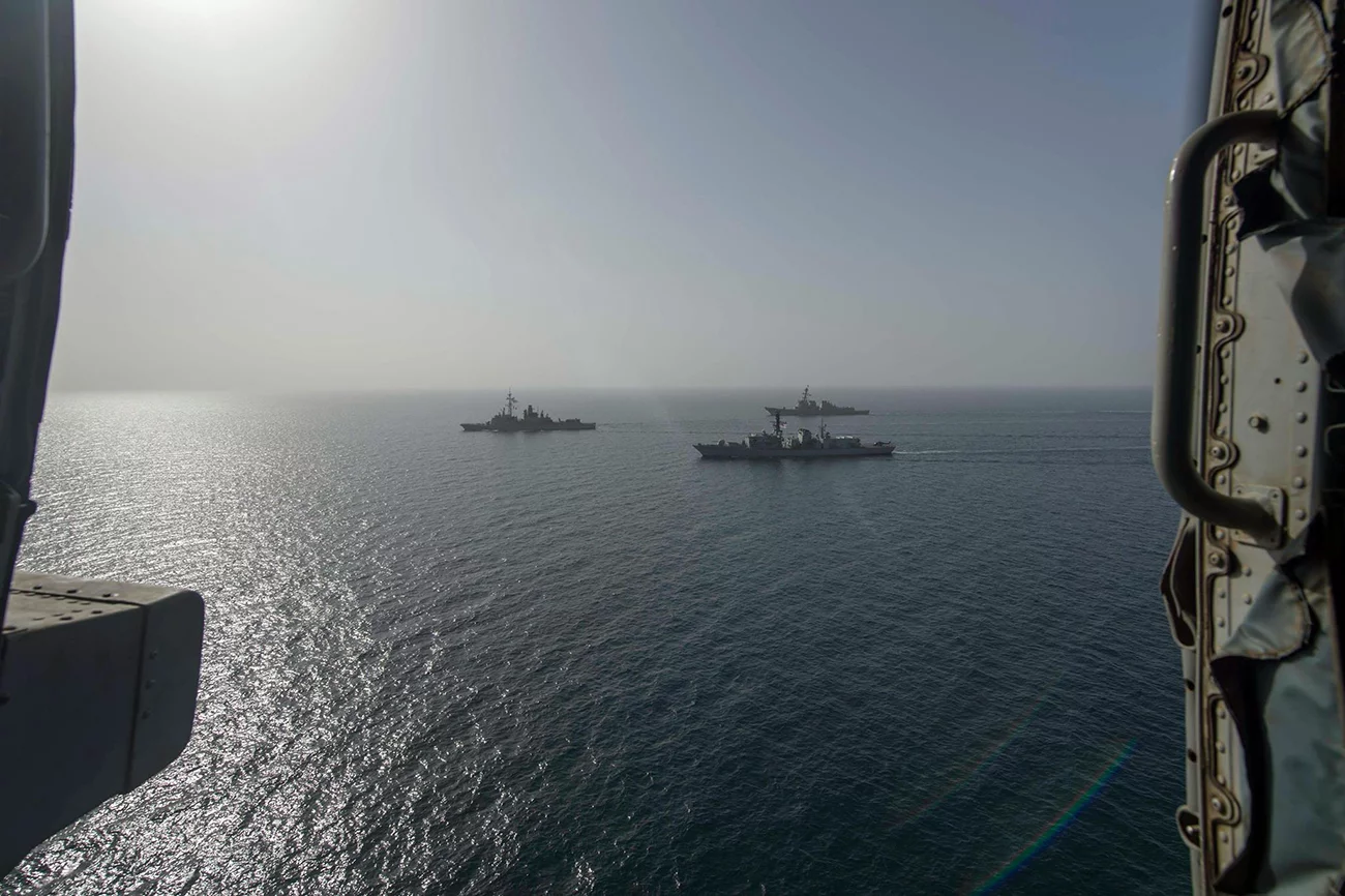 Le destroyer Shoup et les frégates française Jean Bart et britannique HMS Monmouth