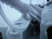 L'aviso PM L'Her recouvert de glace