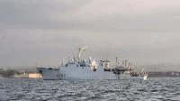 Le bâtiment hydrographique Borda au mouillage devant Sao Tomé