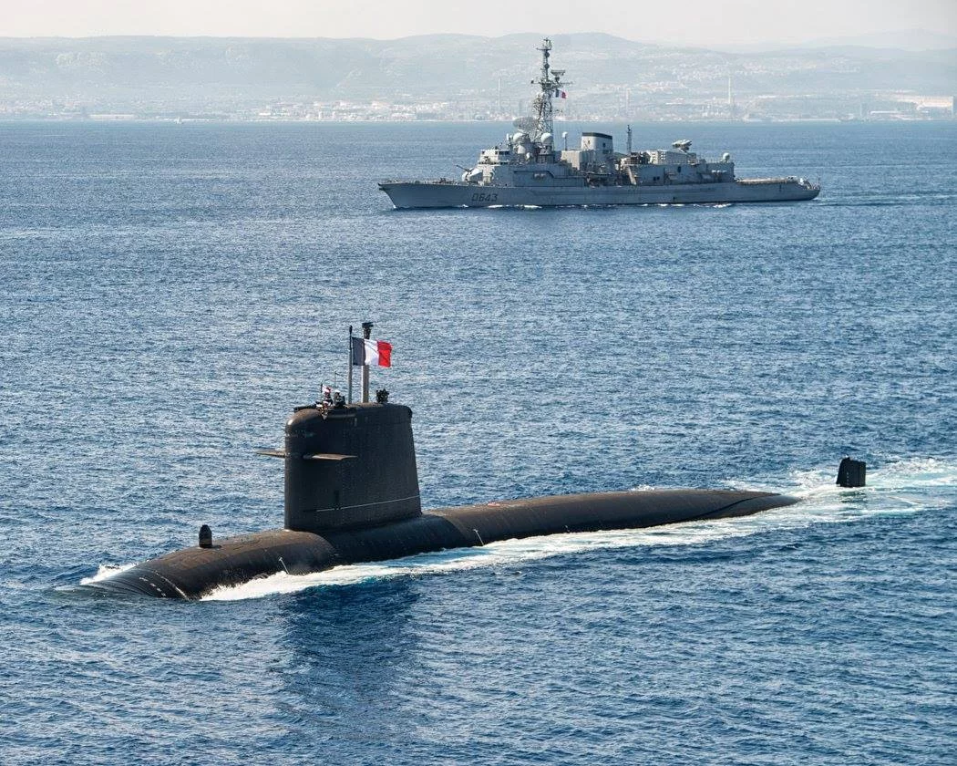 La Perle et le Jean de Vienne lors de l'exercice Dynamic Manta