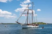 La goélette Belle Poule arrive à Halifax