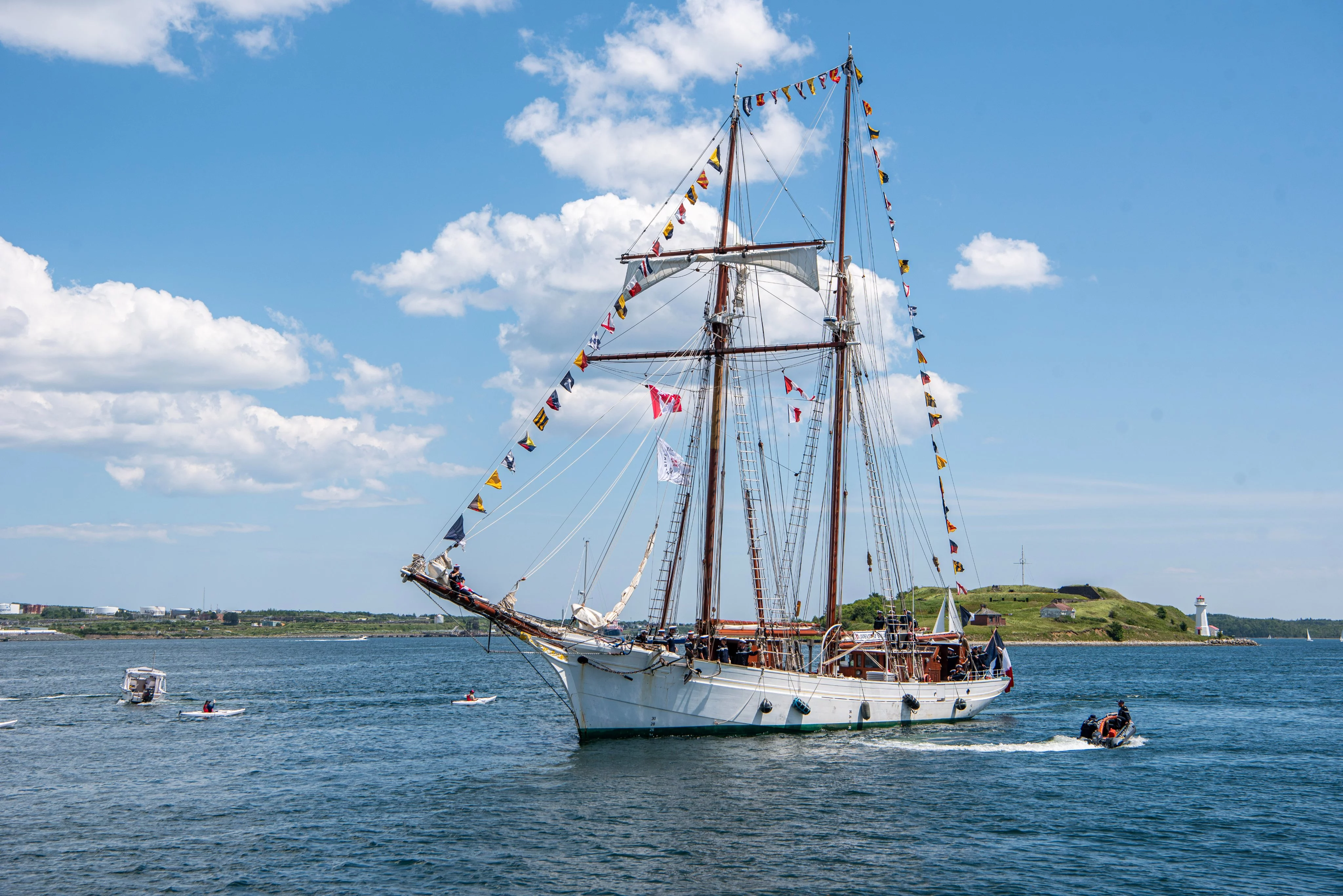 La goélette Belle Poule arrive à Halifax