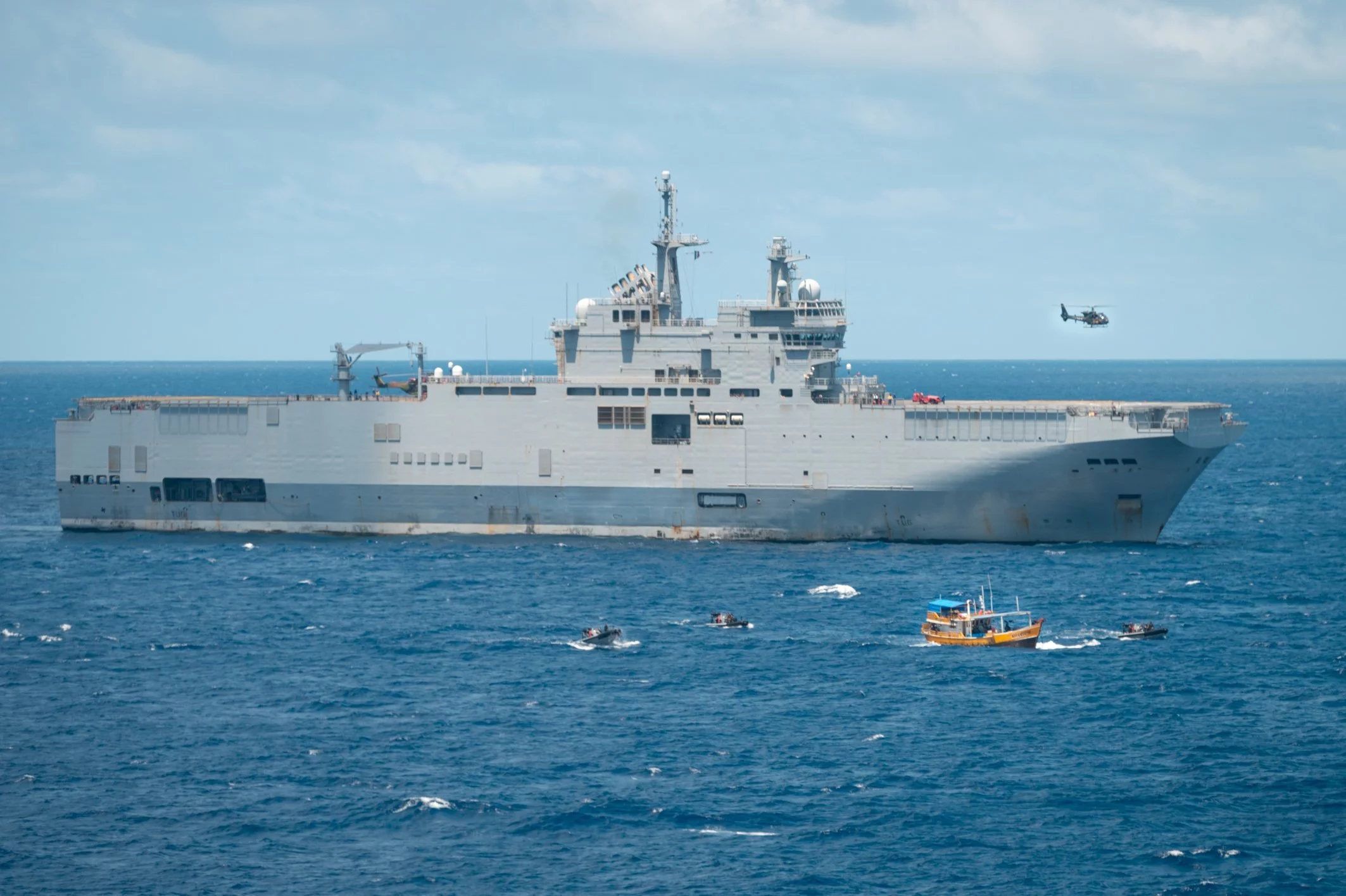 Le porte-hélicoptères amphibie Mistral