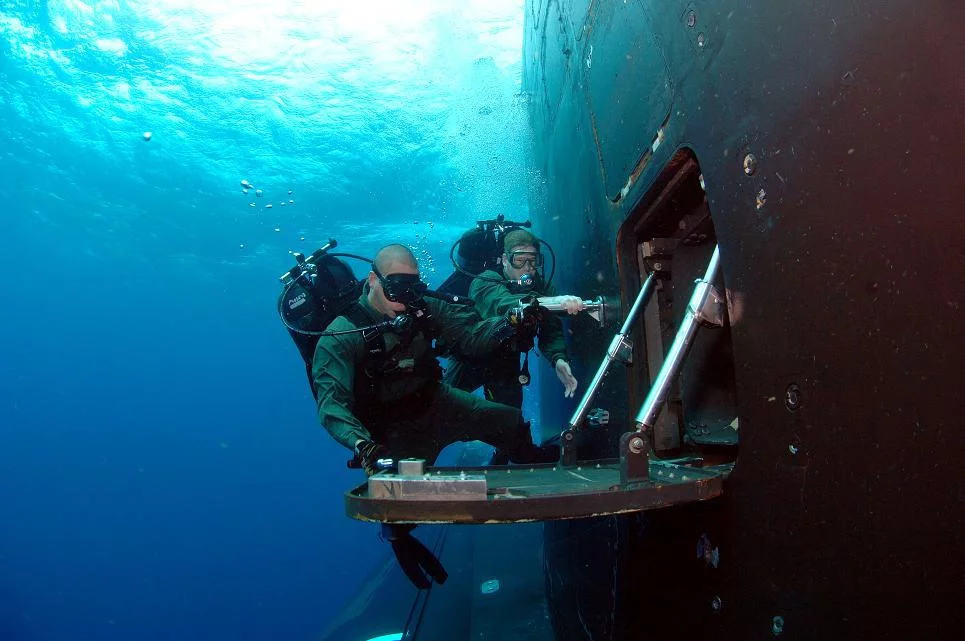 Entraînement Ã  la plongée depuis un sous-marin