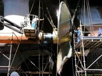 La seconde hélice du porte-avions