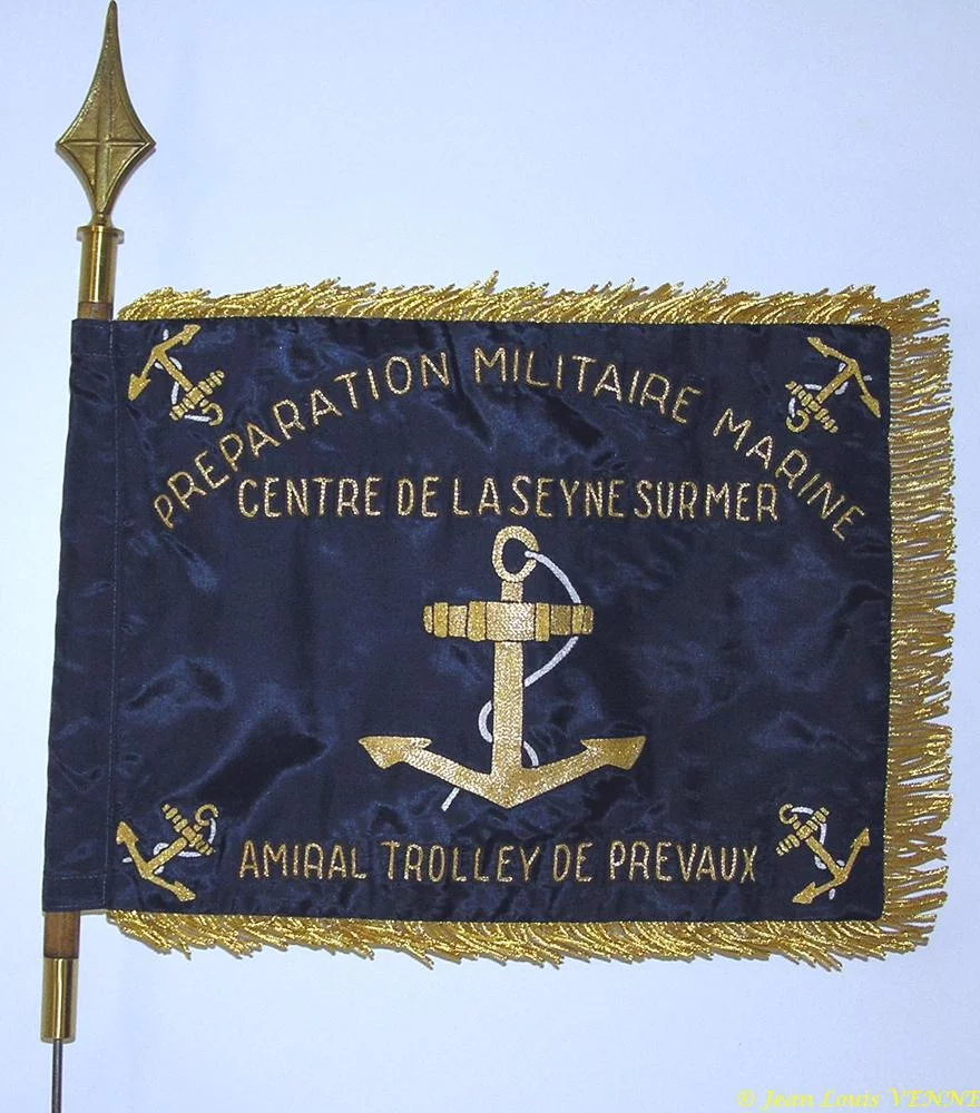 Le fanion de la PMM