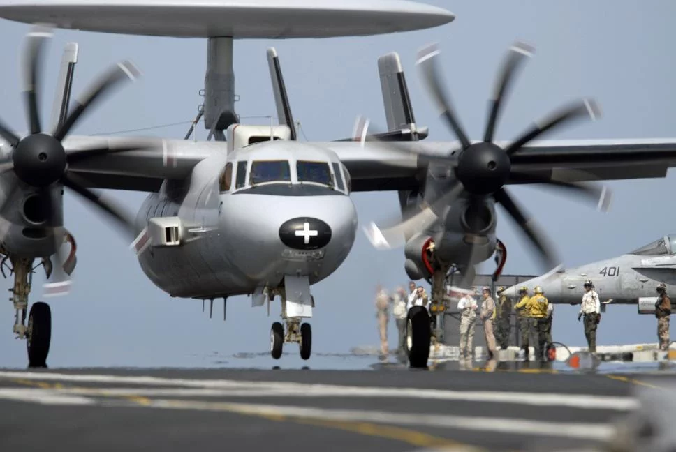 Un E-2C Hawkeye