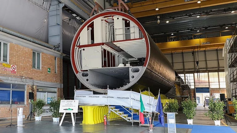 Cérémonie de début de la construction du 2è sous-marin U212 NFS italien