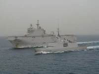 Le Mistral escorté par le Surcouf