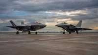 Rafale Marine français et F-35 australien face à face