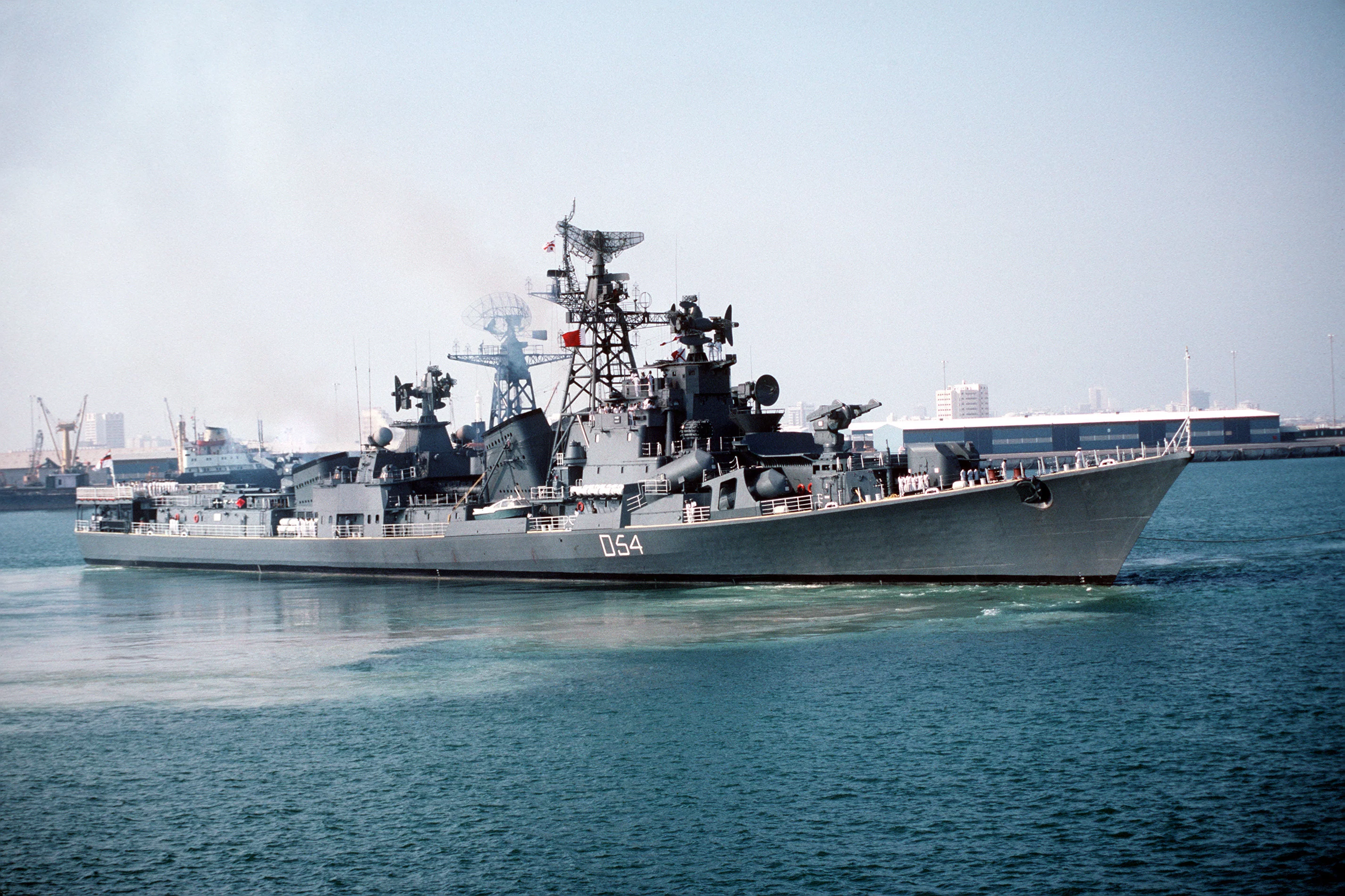 Le destroyer INS Ranvir (classe Rajput) de la marine indienne