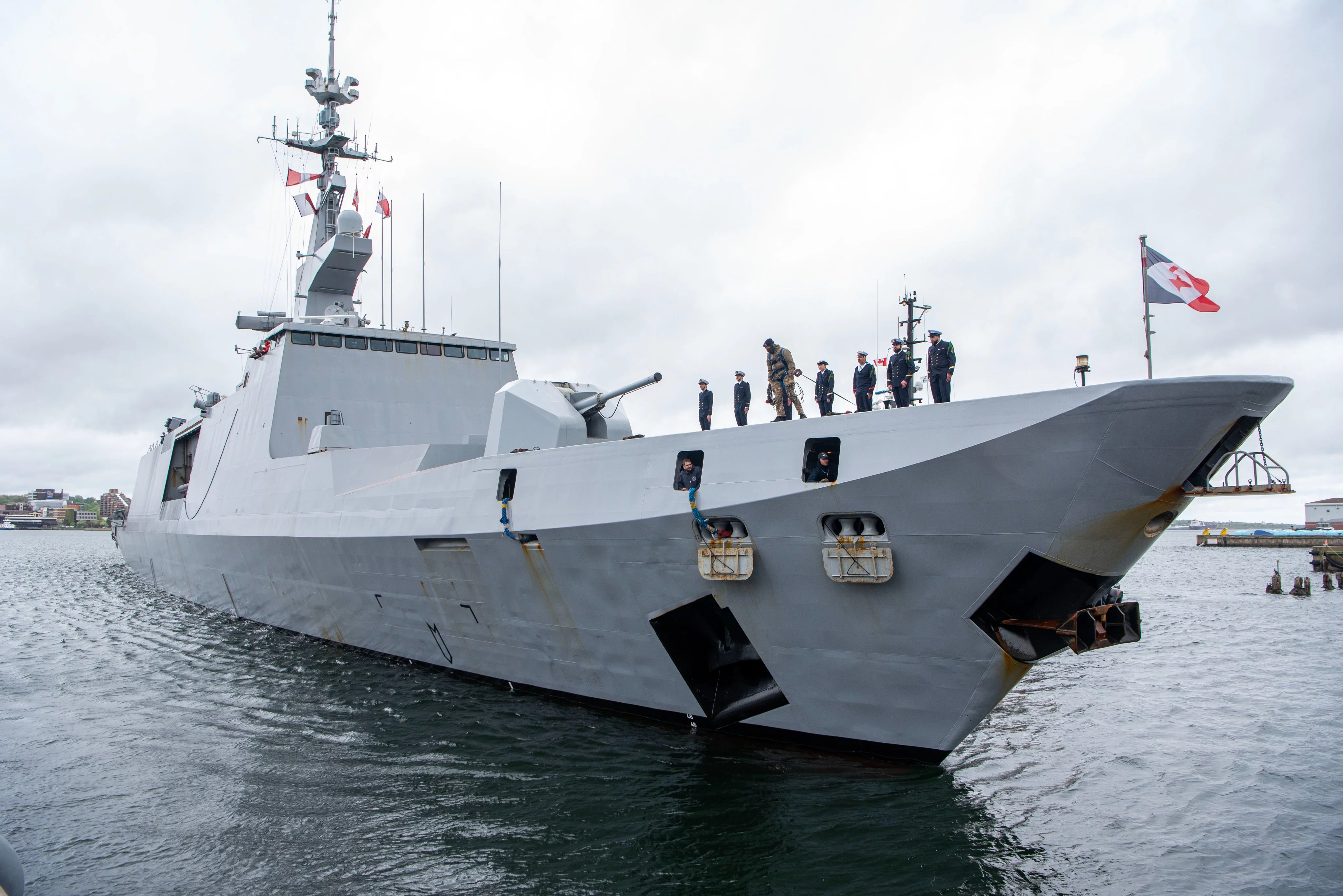 La frégate Aconit arrive à Halifax (Canada)