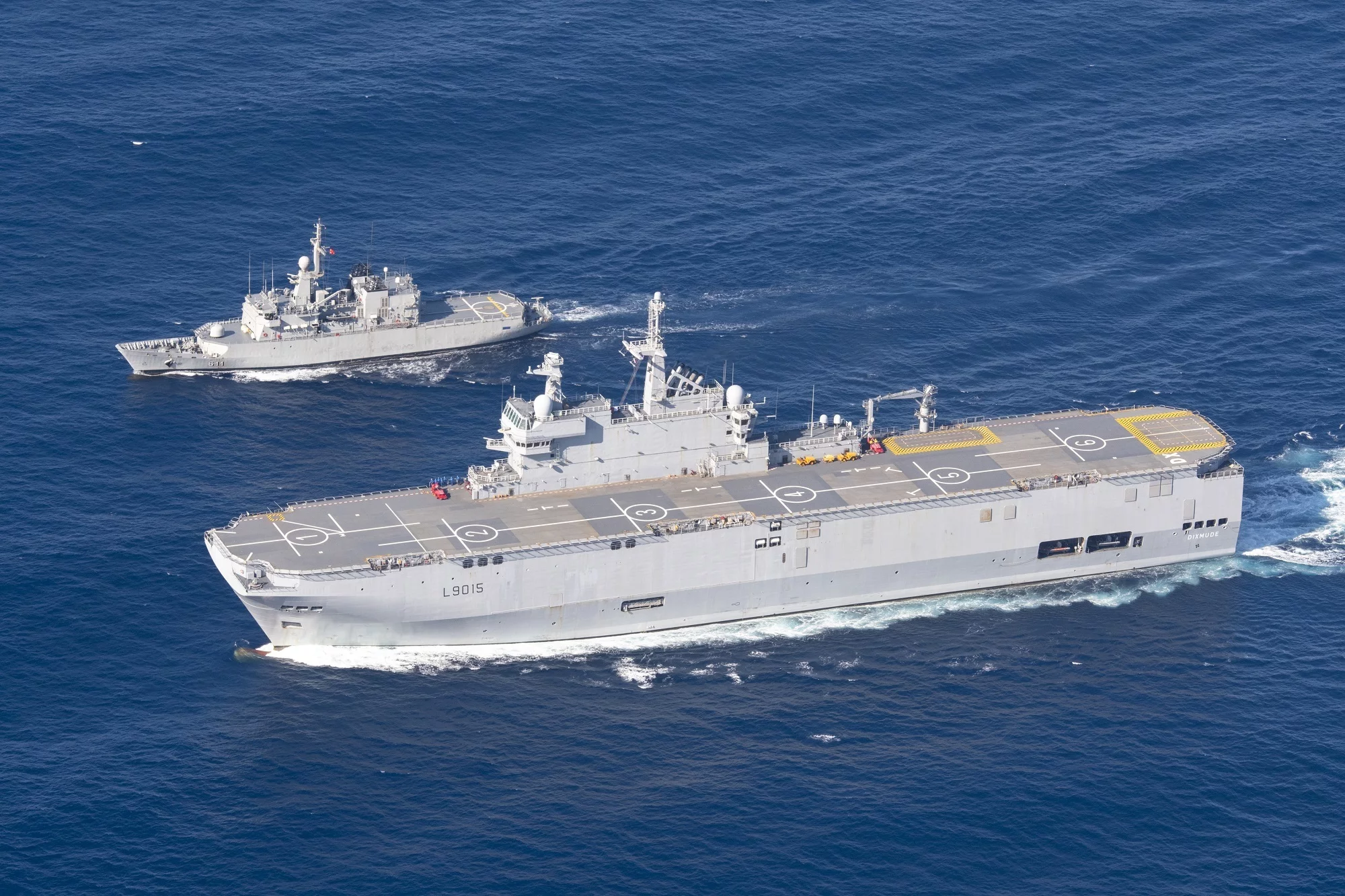 Le Dixmude et la frégate marocaine Mohamed V