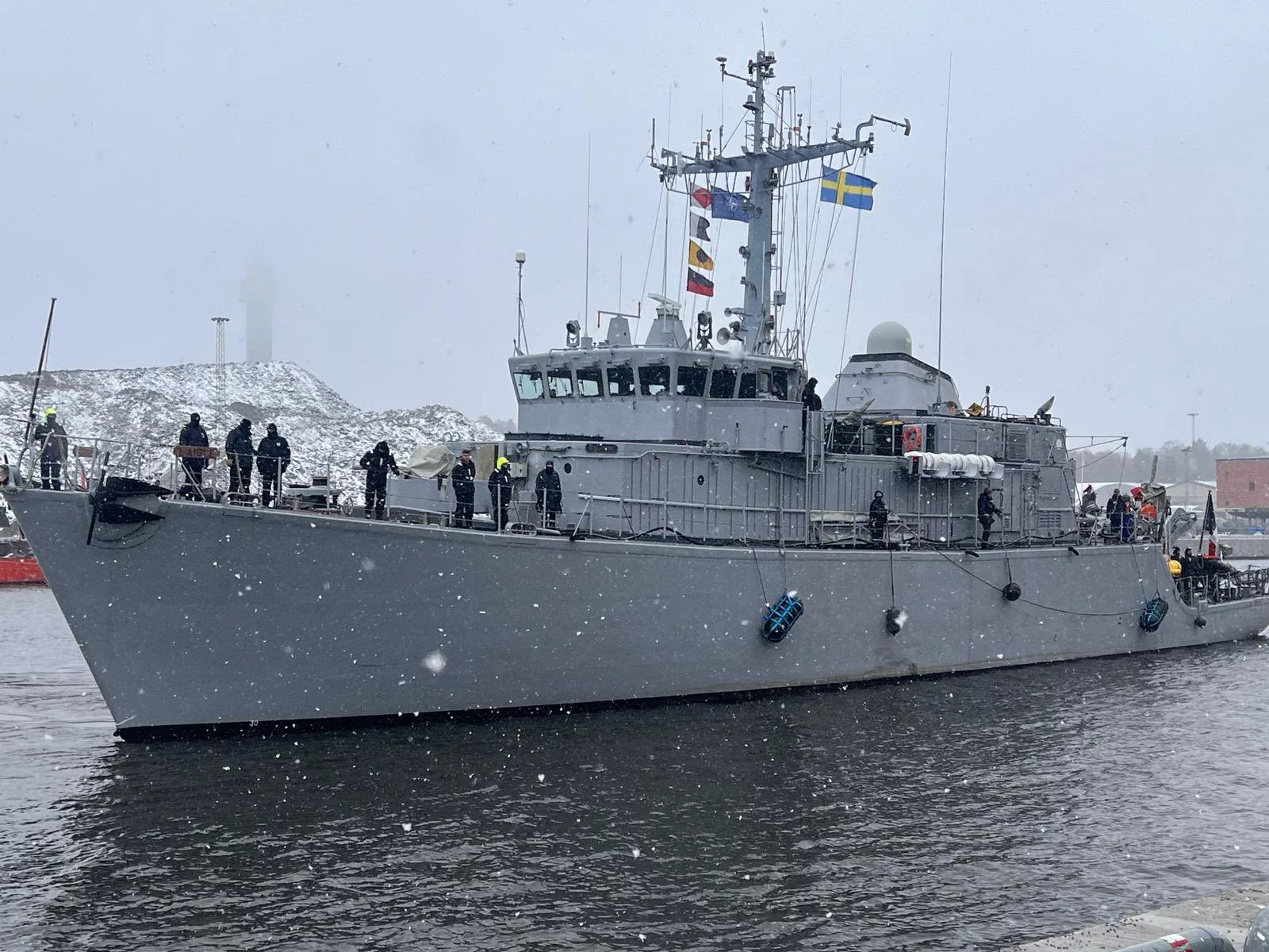 Le chasseur de mines L'Aigle arrive à Stockholm (Suède)