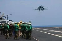 Atterrissage d'un Rafale sur l'USS Entreprise