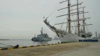 La frégate Germinal arrive dans le port de Carthagène