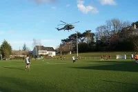 Arrivée du ballon sur le terrain