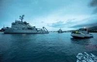 Le remorqueur-ravitailleur Revi quitte définitivement le port de Papeete