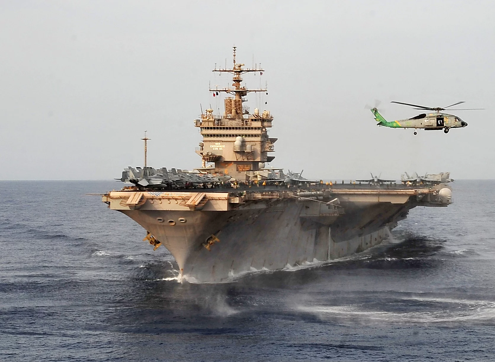 Le porte-avions USS Enterprise