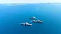 Une frégate de surveillance, un patrouilleur outre-mer et un bâtiment de soutien et d’assistance outre-mer dans le lagon de Nouméa