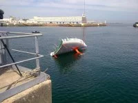 La Marine nationale accompagne un voilier dans sa préparation de la Global Ocean Race