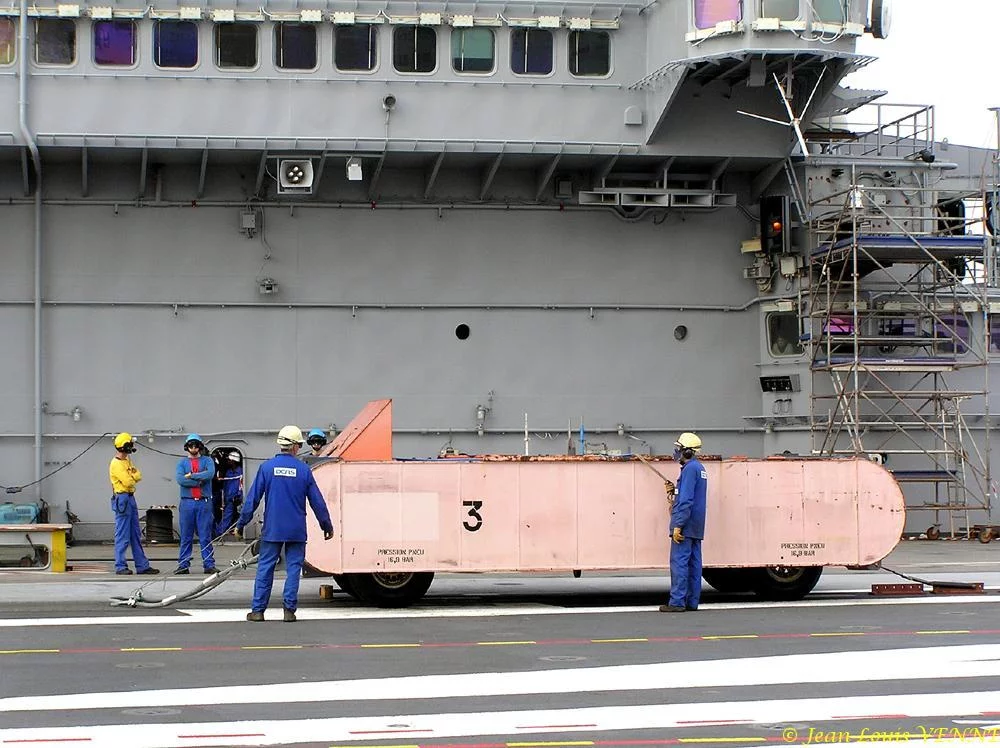 Essais des catapultes du Charles de Gaulle