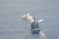 La frégate Nivôse lance 2 missiles MM38