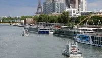 Les patrouilleurs britanniques HMS Dasher et Trumpeter à Paris