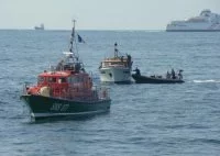 Le Flamant porte assistance au Furore